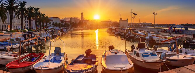 Trip Kroatien beliebte Urlaubsziele an der Adria - Urlaub an der Adria – eine gute Wahl - So Nah – So Gut – So viel Meer Sechs bezaubernde Länder bewerben sich, mit einer unglaublichen Vielfalt an landschaftlicher und kultureller Schönheit, um die Gunst der Urlauber. Von jedem der fünf Länder präsentieren wir das Beste für einen gelungen unvergesslichen Urlaub. Genießen Sie die Fülle der köstlichen Aromen und regionalen Spezialitäten, degustieren Sie die exquisiten Weine und Liköre, schwelgen Sie im feurigen südländischen berauschenden Dolce Vita. Das adriatische Meer erstreckt sich zwischen der Apennin-Halbinsel und der Balkan-Halbinsel. Viele der an der Oberen Adria liegenden, charmanten reizvollen Badeorte sind europaweit, einige sogar weltweit bekannt. Auf der italienischen Seite: Triest, Bari, Venedig, Ravenna, Rimini, Jesolo, Caorle, Bibione, Grado, San Benedetto del Tronto, um nur einige zu nennen. Denn schon diese klingenden Namen zergehen einem auf der Zunge, und wir verspüren die unbändige Sehnsucht nach Auszeit. Die Strände sind weitläufig, flach und eignen sich hervorragend für Familien mit Kindern. Buddeln und Sandburgen bauen ist angesagt!